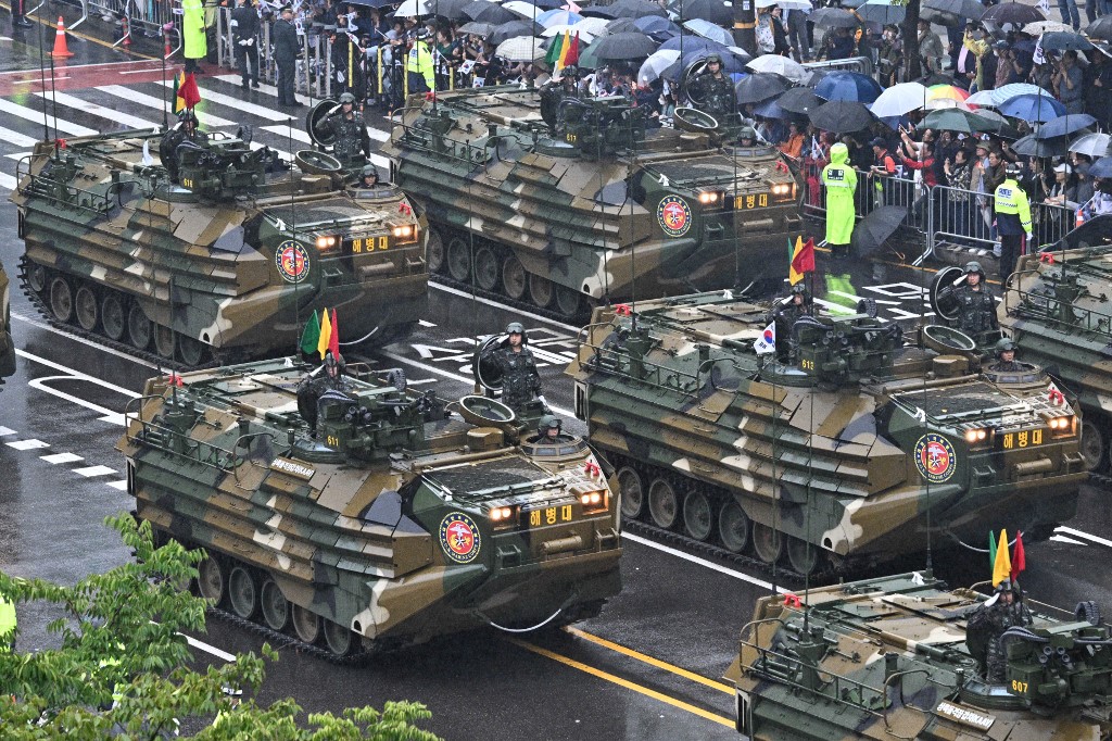 Hình ảnh Hàn Quốc cho thế giới thấy nhiều vũ khí đáng gờm trong cuộc duyệt binh lớn nhất 10 năm qua - Ảnh 12.