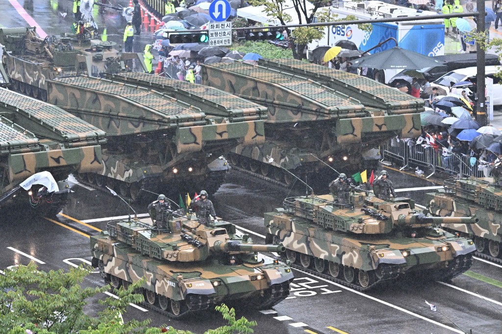 Hình ảnh Hàn Quốc cho thế giới thấy nhiều vũ khí đáng gờm trong cuộc duyệt binh lớn nhất 10 năm qua - Ảnh 13.