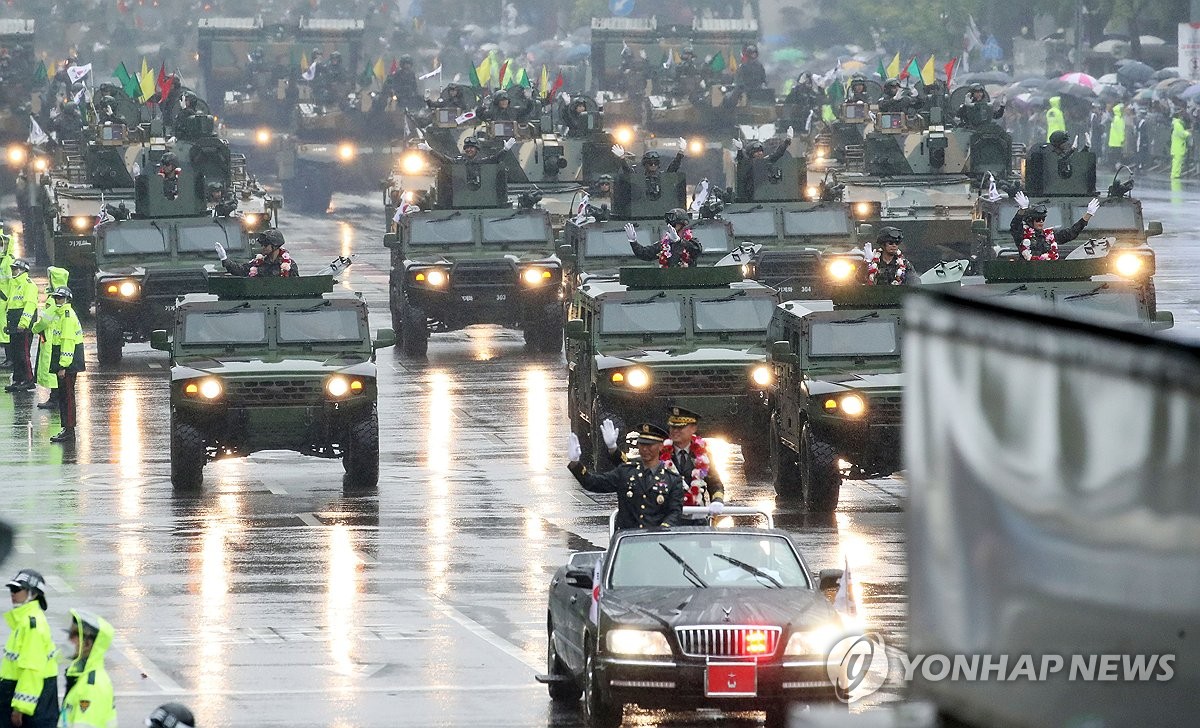 Hình ảnh Hàn Quốc cho thế giới thấy nhiều vũ khí đáng gờm trong cuộc duyệt binh lớn nhất 10 năm qua - Ảnh 7.