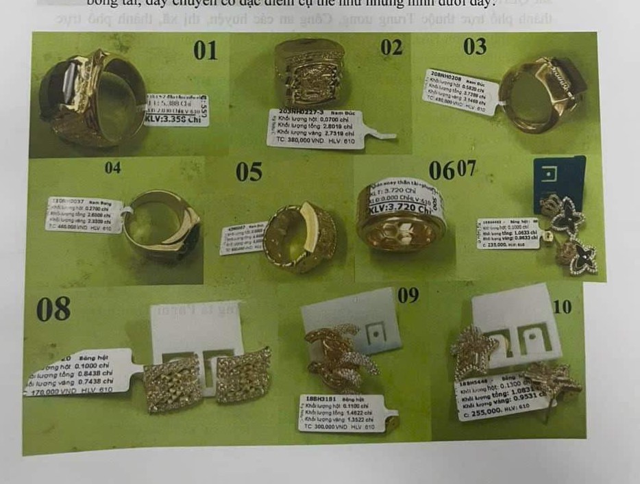 Truy tìm 12 mẫu trang sức liên vàng đến vụ cướp tiệm vàng Kim Khoa - Ảnh 1.