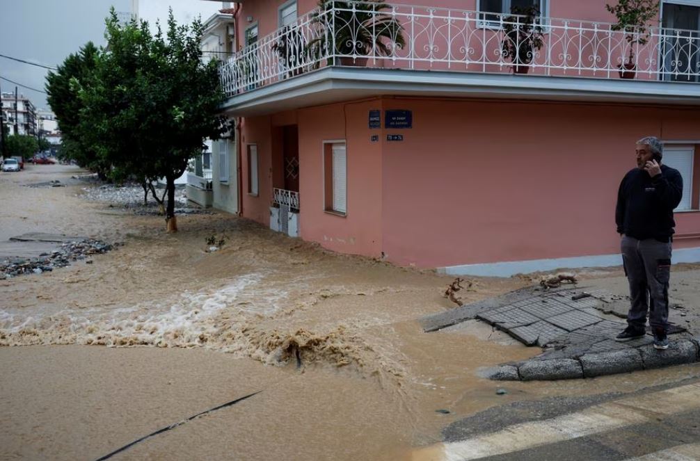Hình ảnh Hy Lạp chìm trong biển nước sau trận mưa kỷ lục  - Ảnh 7.