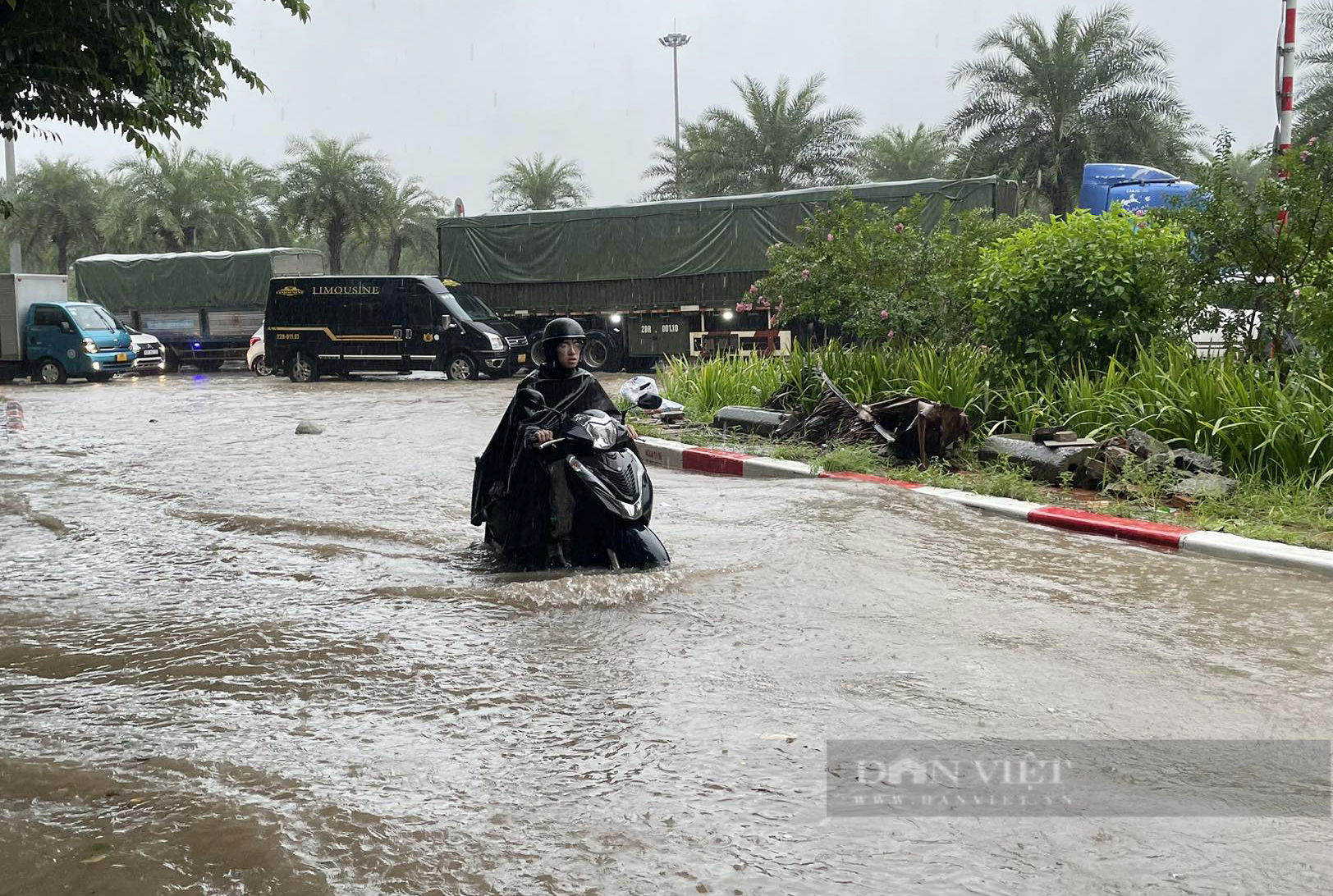 Hà Nội: Mưa lớn kéo dài, lượng mưa từ 50 – 100mm gây ngập úng nhiều nơi - Ảnh 3.