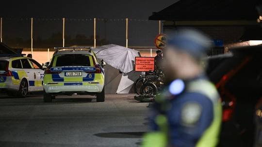 Thủ đô Thụy Điển rung chuyển vì các vụ xả súng giết người - Ảnh 1.