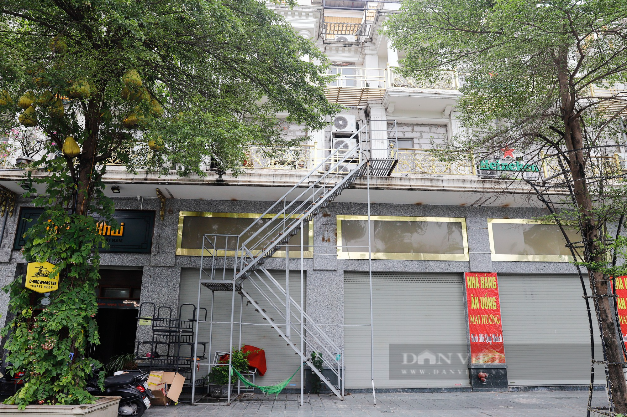 Chung cư mini, khách sạn tại Hà Nội lắp thang thoát hiểm hàng trăm triệu đồng - Ảnh 4.