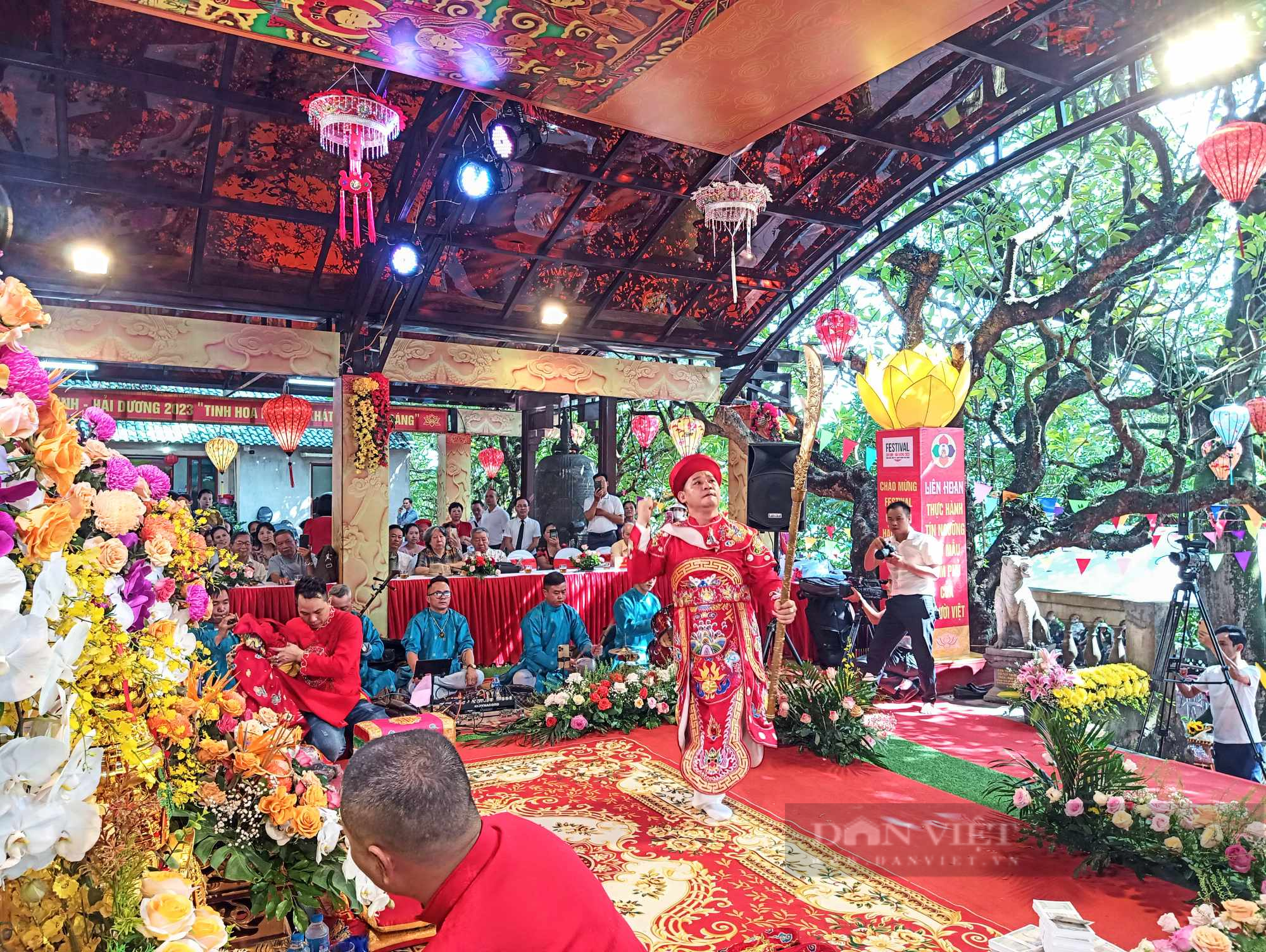 Khai mạc Liên hoan Thực hành tín ngưỡng thờ Mẫu tam phủ của người Việt tại Festival Chí Linh - Hải Dương 2023 - Ảnh 8.