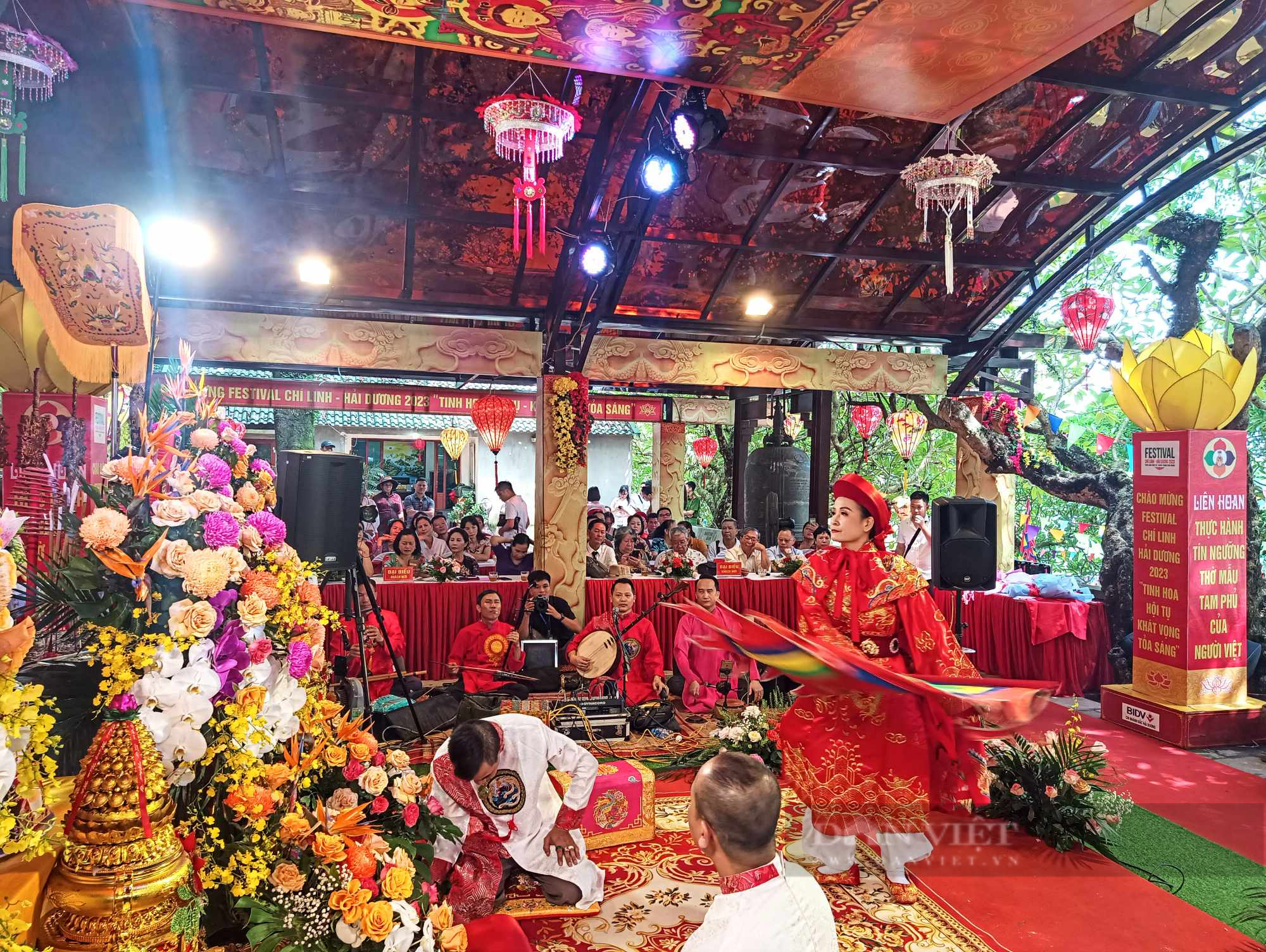 Khai mạc Liên hoan Thực hành tín ngưỡng thờ Mẫu tam phủ của người Việt tại Festival Chí Linh - Hải Dương 2023 - Ảnh 9.