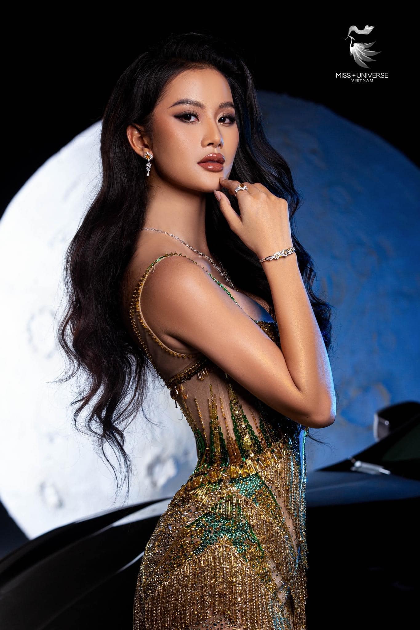 Chung kết Miss Universe Vietnam 2023: Hoa hậu Khánh Vân &quot;chơi lớn&quot; hứa sẽ lấy chồng nếu Hương Ly đăng quang - Ảnh 7.