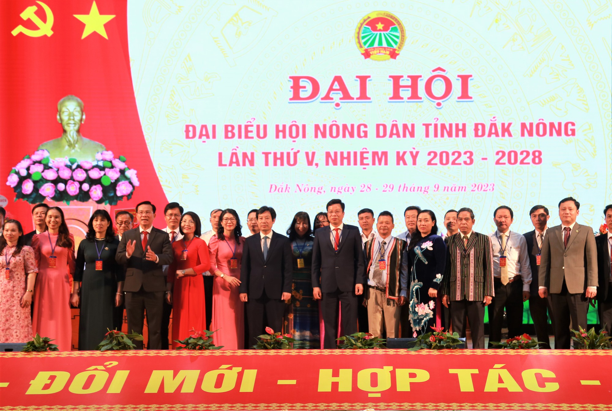 Tiểu sử ông Hồ Gấm - Chủ tịch Hội Nông dân tỉnh Đắk Nông vừa tái đắc cử nhiệm kỳ mới - Ảnh 1.