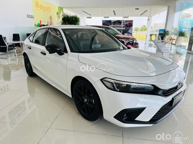 Giá xe Honda Civic tháng 9/2023: Giảm không &quot;phanh&quot; dù là xe nhập khấu đấu Mazda 3 - Ảnh 1.