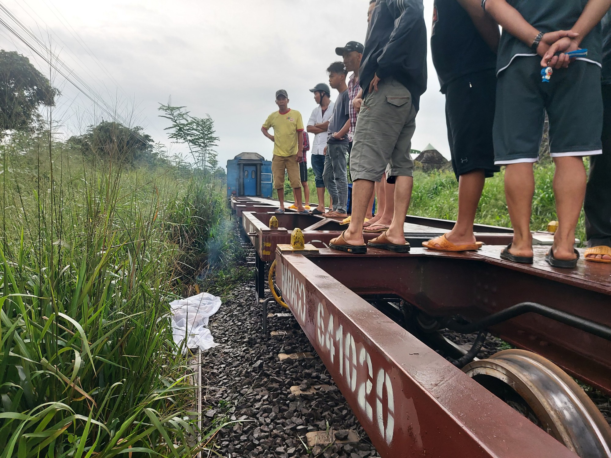 2 người tử vong khi băng ngang đường sắt ở Đồng Nai - Ảnh 2.