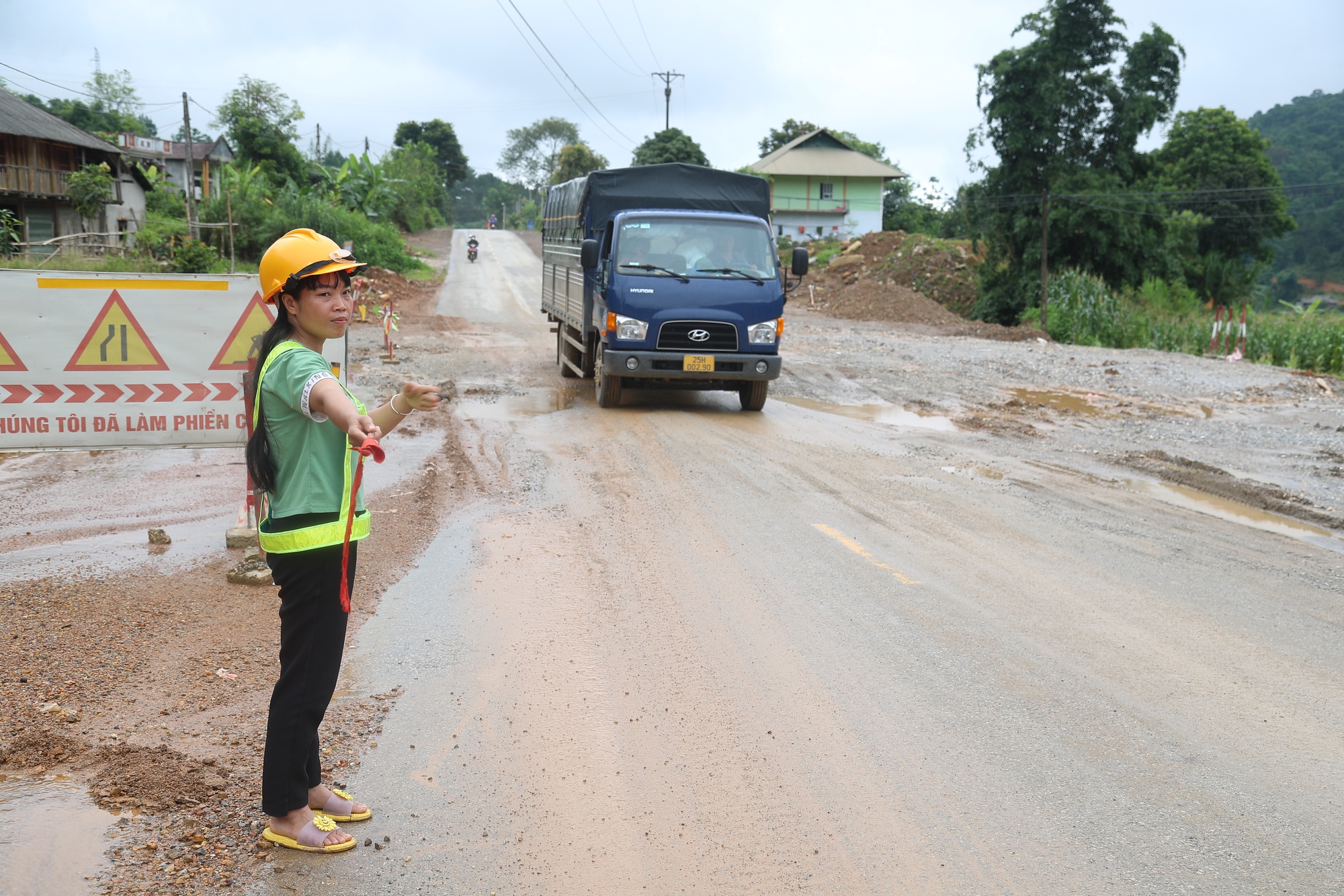 Viết tiếp &quot;bản hùng ca&quot; Tây Bắc trên tuyến đường ẩn mình bên dãy Hoàng Liên Sơn - Ảnh 6.