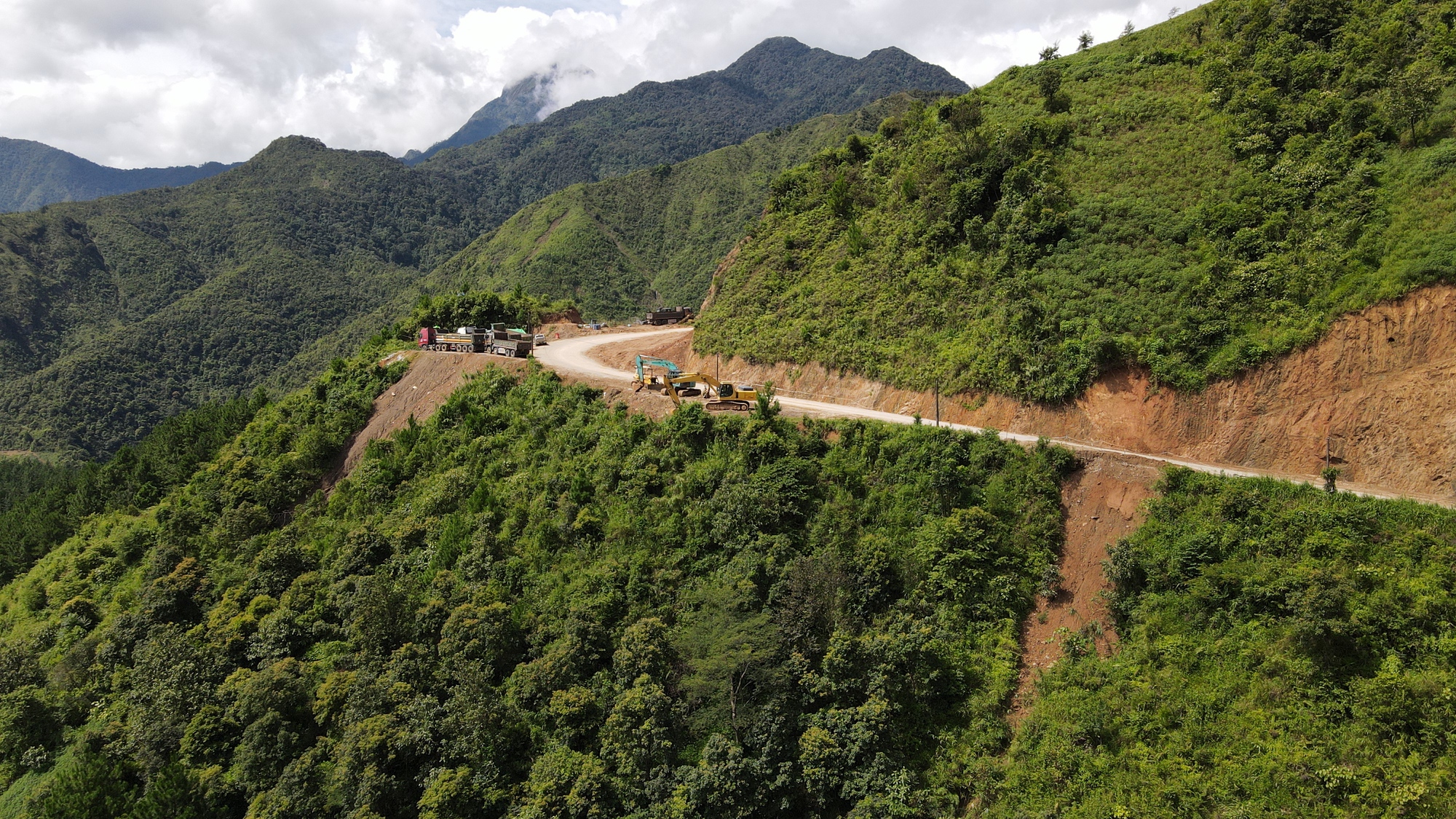 Đề xuất đầu tư khoảng 396,40 triệu USD nâng cấp quốc lộ kết nối với Bắc Lào và Trung Quốc - Ảnh 1.