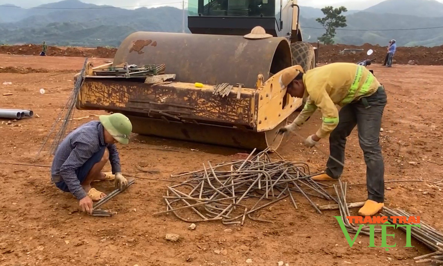 Lai Châu: Gấp rút hoàn thiện dự án sắp xếp dân cư ở bản có thác nước đẹp như tranh - Ảnh 3.