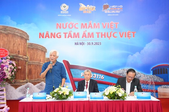 Đề nghị công nhận nước mắm là di sản văn hóa Việt Nam - Ảnh 2.