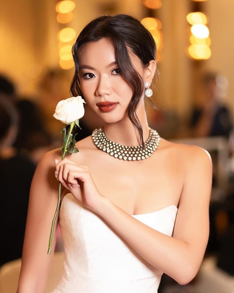 Trịnh Thị Hồng Đăng Á hậu 2 Miss Universe Vietnam 2023: Hành trình tỏa sáng của “chú vịt con xấu xí” - Ảnh 2.