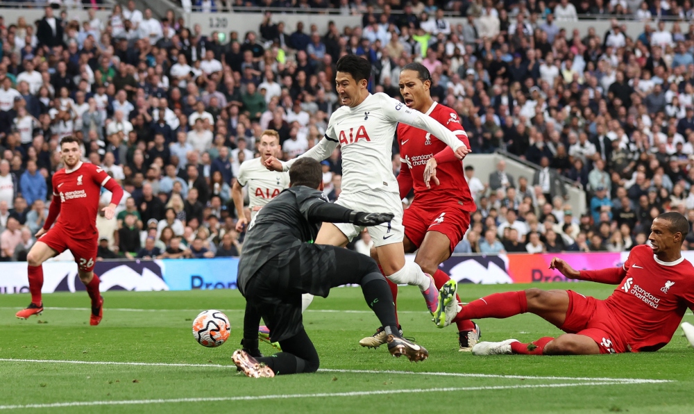 9 cầu thủ Liverpool thua đau Tottenham bởi bàn phản lưới phút 90+6 - Ảnh 2.