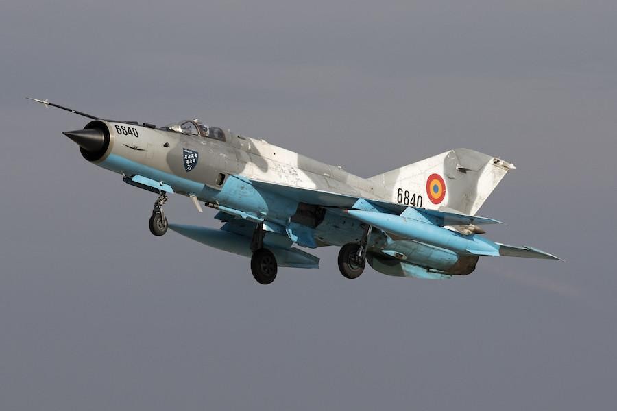 Vì sao tiêm kích MiG-21 cực kỳ nguy hiểm khi được hoán cải thành UAV cảm tử? - Ảnh 14.