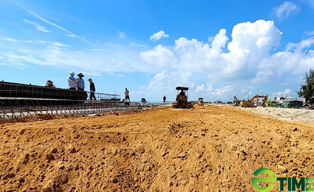 Sở Xây dựng Quảng Ngãi “tuýt còi” doanh nghiệp tăng giá đất san lấp nhưng thiếu chứng từ chi phí - Ảnh 3.