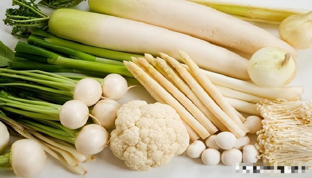 Mùa thu, ăn 3 loại củ trắng, 1 loại nấm trắng sẽ không bị bệnh, dưỡng phổi, giữ ẩm, tăng sức đề kháng - Ảnh 1.