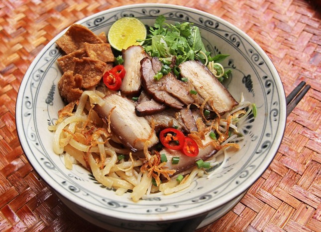 Những món ăn nên thử tại 'thủ phủ ẩm thực' Việt Nam - Ảnh 2.