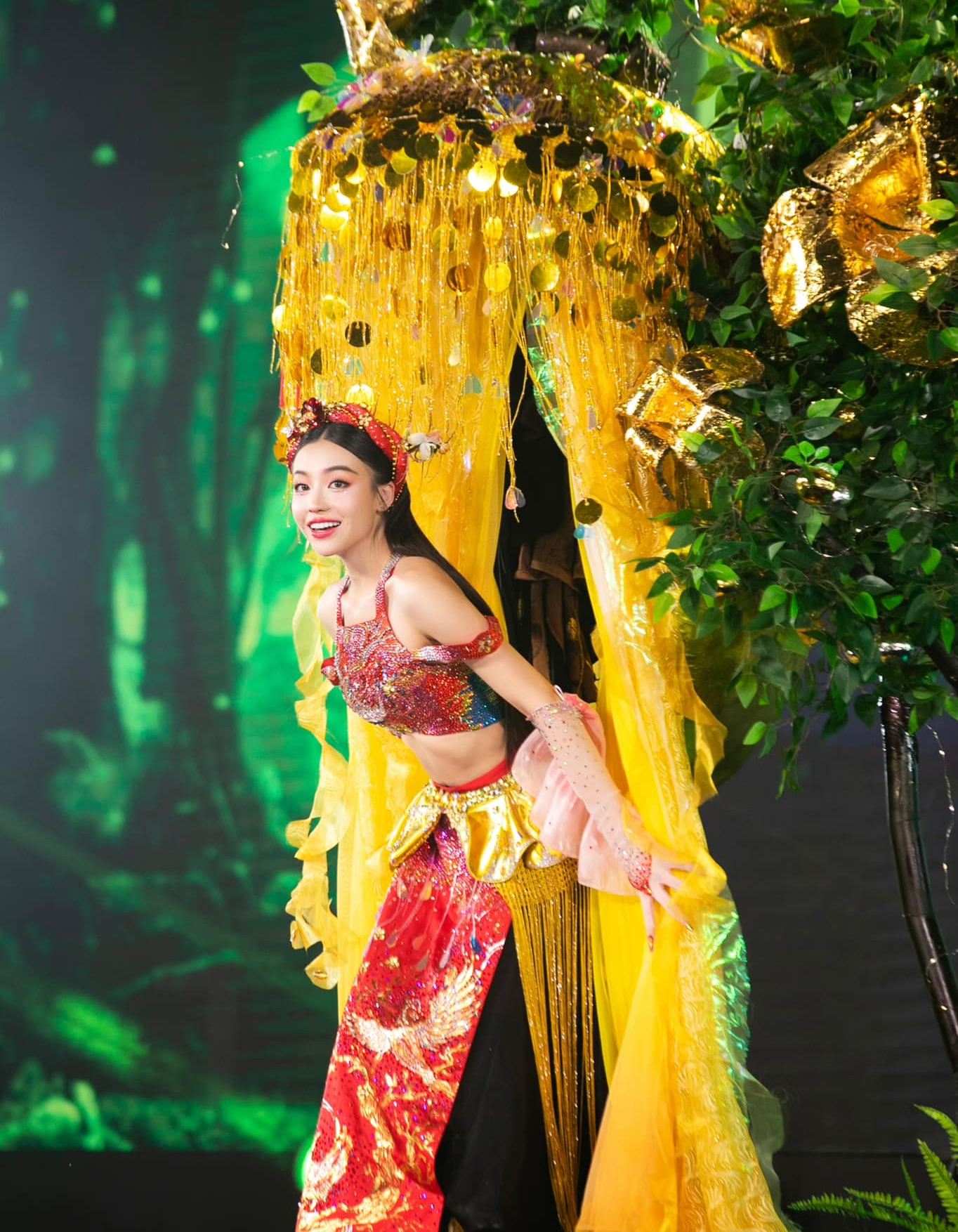 Sau Hoa hậu Ý Nhi, Top 10 Miss Grand Vietnam 2023 Nguyễn Thị Thùy Vi xin lỗi về phát ngôn gây sốc - Ảnh 4.