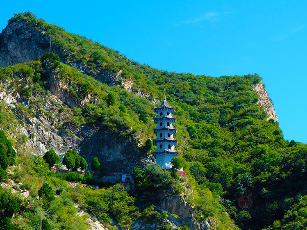 Tượng Lão Tử tương đương tòa nhà 18 tầng, nằm giữa núi rừng ở Trung Quốc - Ảnh 6.