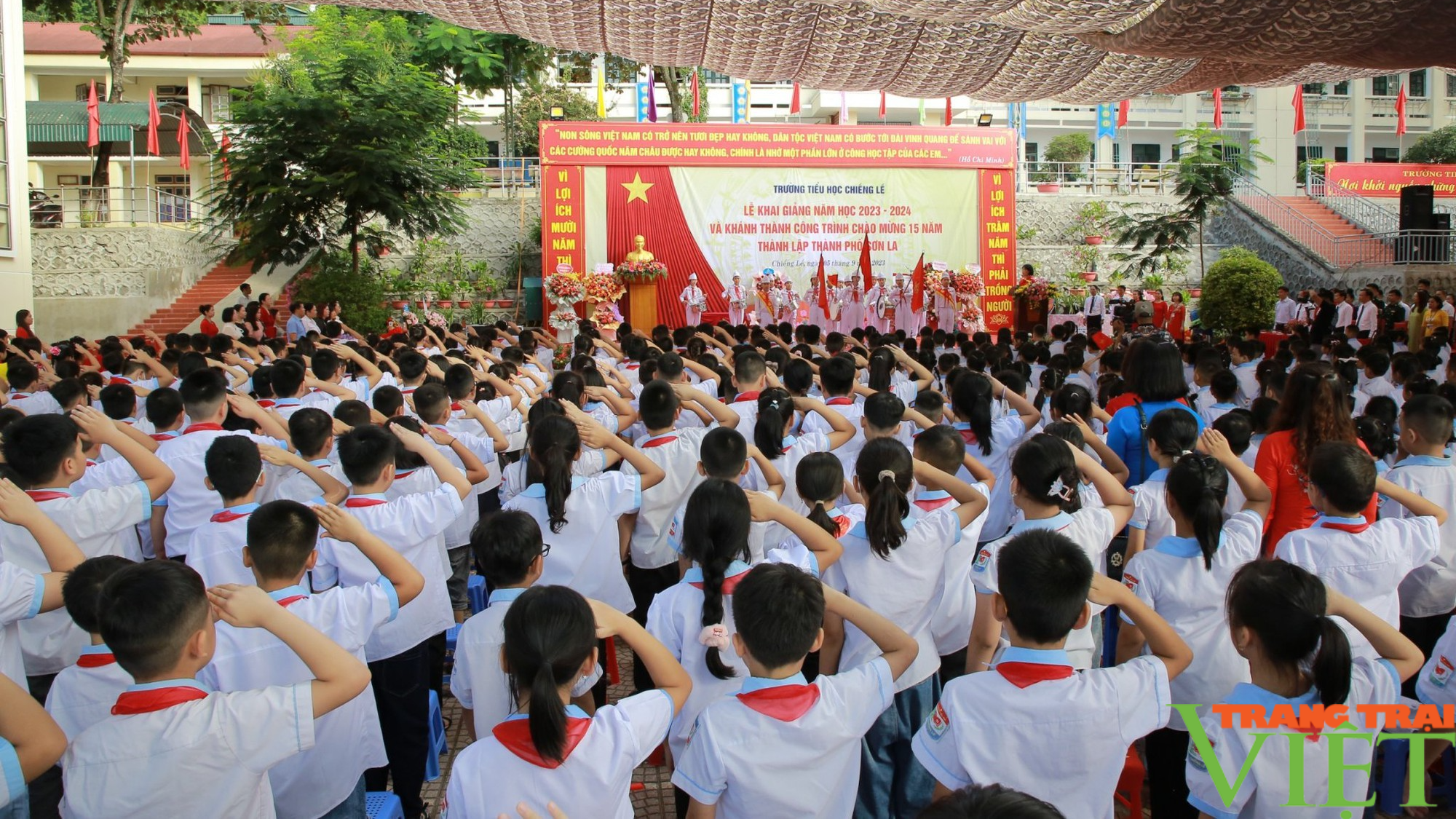 Học sinh vùng cao Sơn La nô nức đến trường dự khai giảng - Ảnh 5.