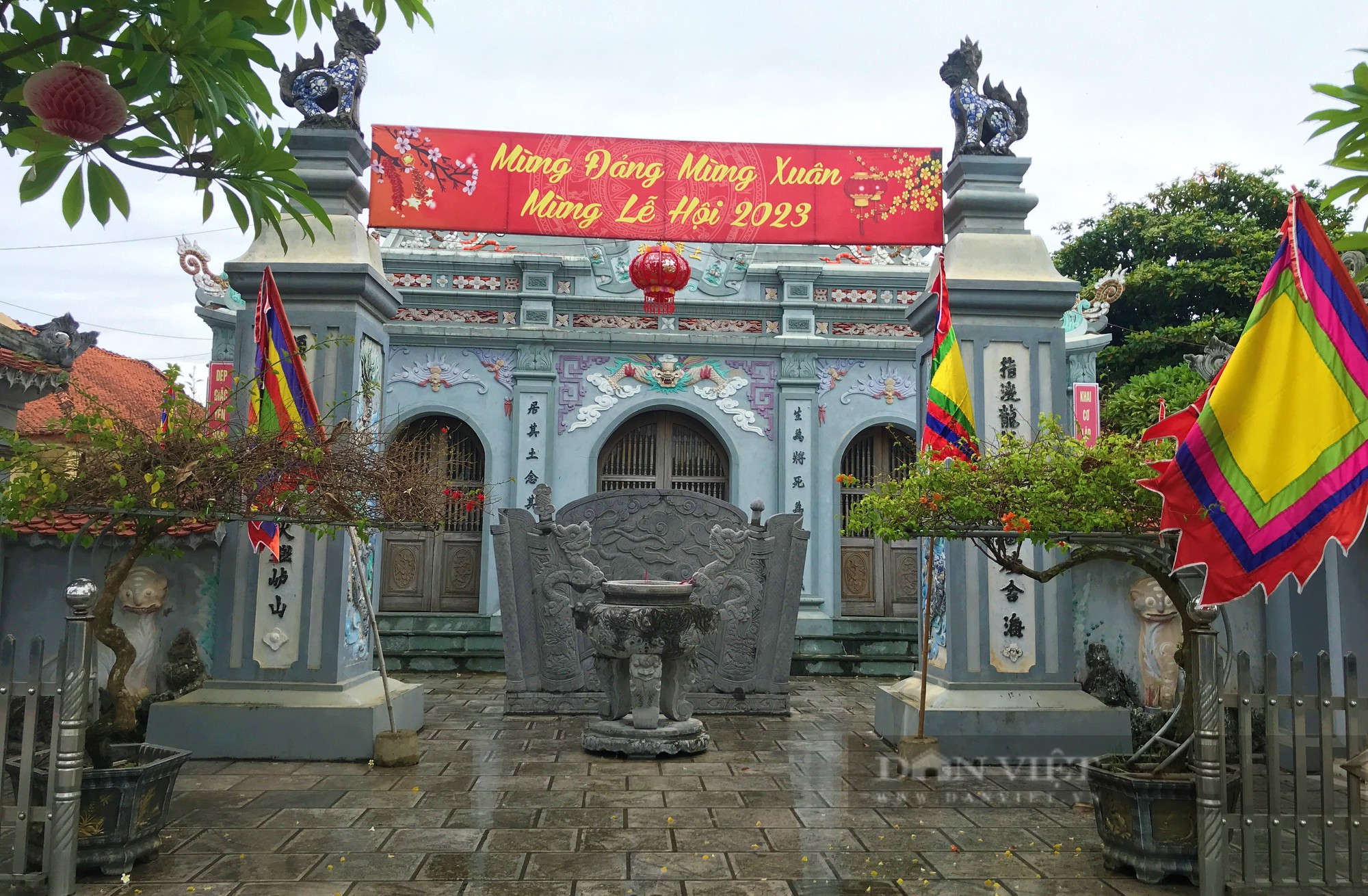 Đền Vạn Lộc nơi thờ vị đô đốc trấn giữ 12 cửa biển, cứ 3 năm dân làng lại tổ chức lễ hội lớn - Ảnh 2.