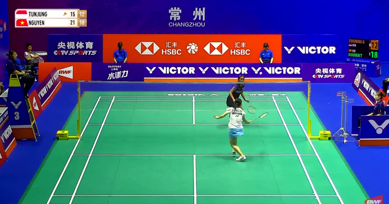 Nguyễn Thùy Linh thắng thuyết phục tay vợt hạng 8 thế giới tại Trung Quốc - Ảnh 3.