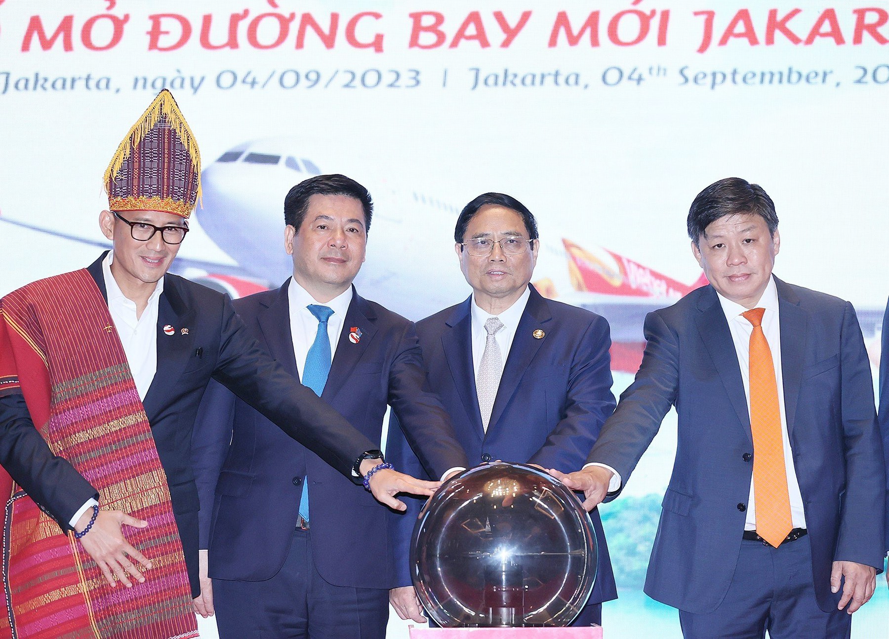 Thủ tướng Phạm Minh Chính chứng kiến công bố đường bay thẳng giữa Hà Nội -Jakarta của Vietjet - Ảnh 1.