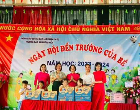 Quỹ sữa Vươn Cao Việt Nam và Vinamilk trao sữa đến trẻ em nhân dịp năm học mới - Ảnh 7.
