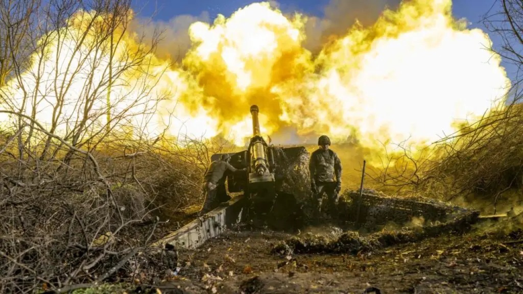 Sợ Ukraine tấn công, Nga hối hả làm điều này ở Mariupol; Mỹ ngày càng lo ngại chiến thuật của Ukraine - Ảnh 2.