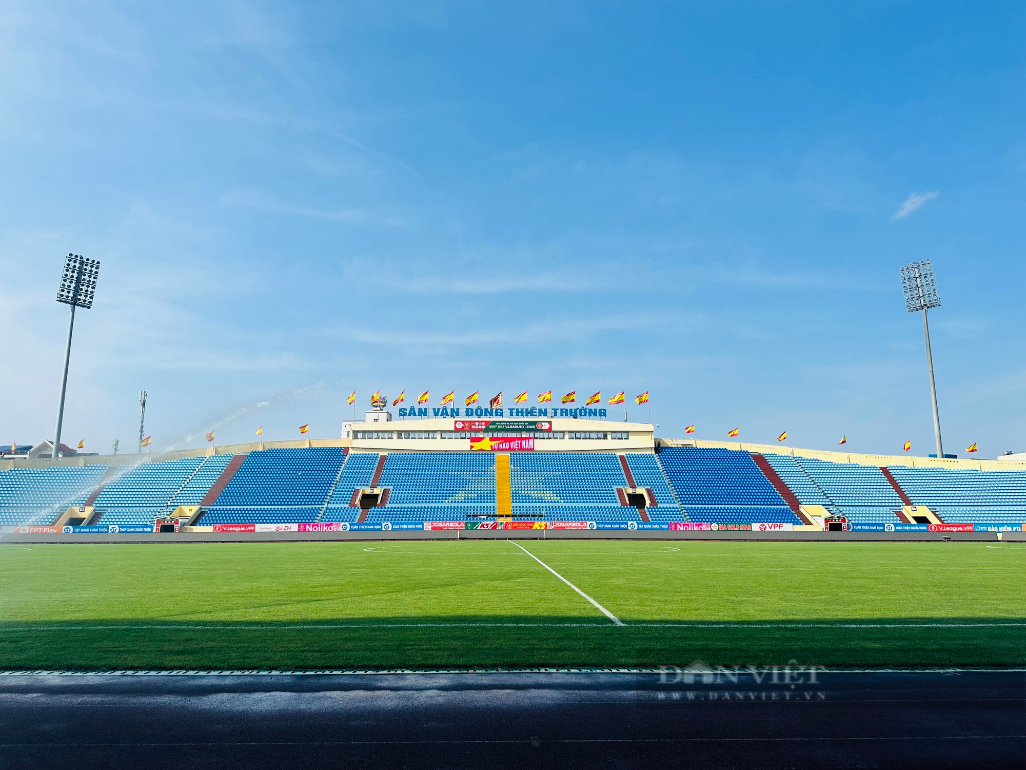 Sân Thiên Trường tổ chức chuyên nghiệp trước trận đấu Palestine - Ảnh 2.