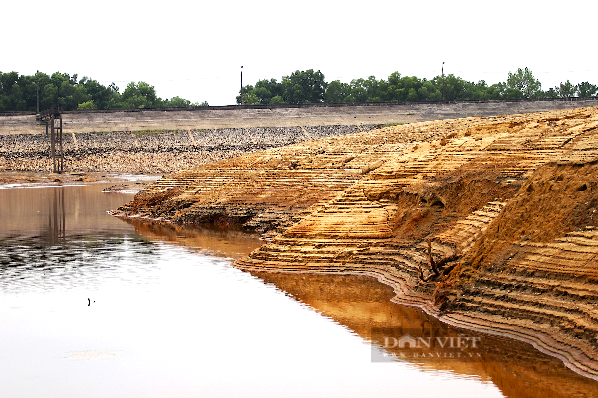Hà Tĩnh: Hồ Thiên Tượng cạn trơ đáy, hơn 1.2 vạn hộ dân nguy cơ thiếu nước sinh hoạt - Ảnh 11.