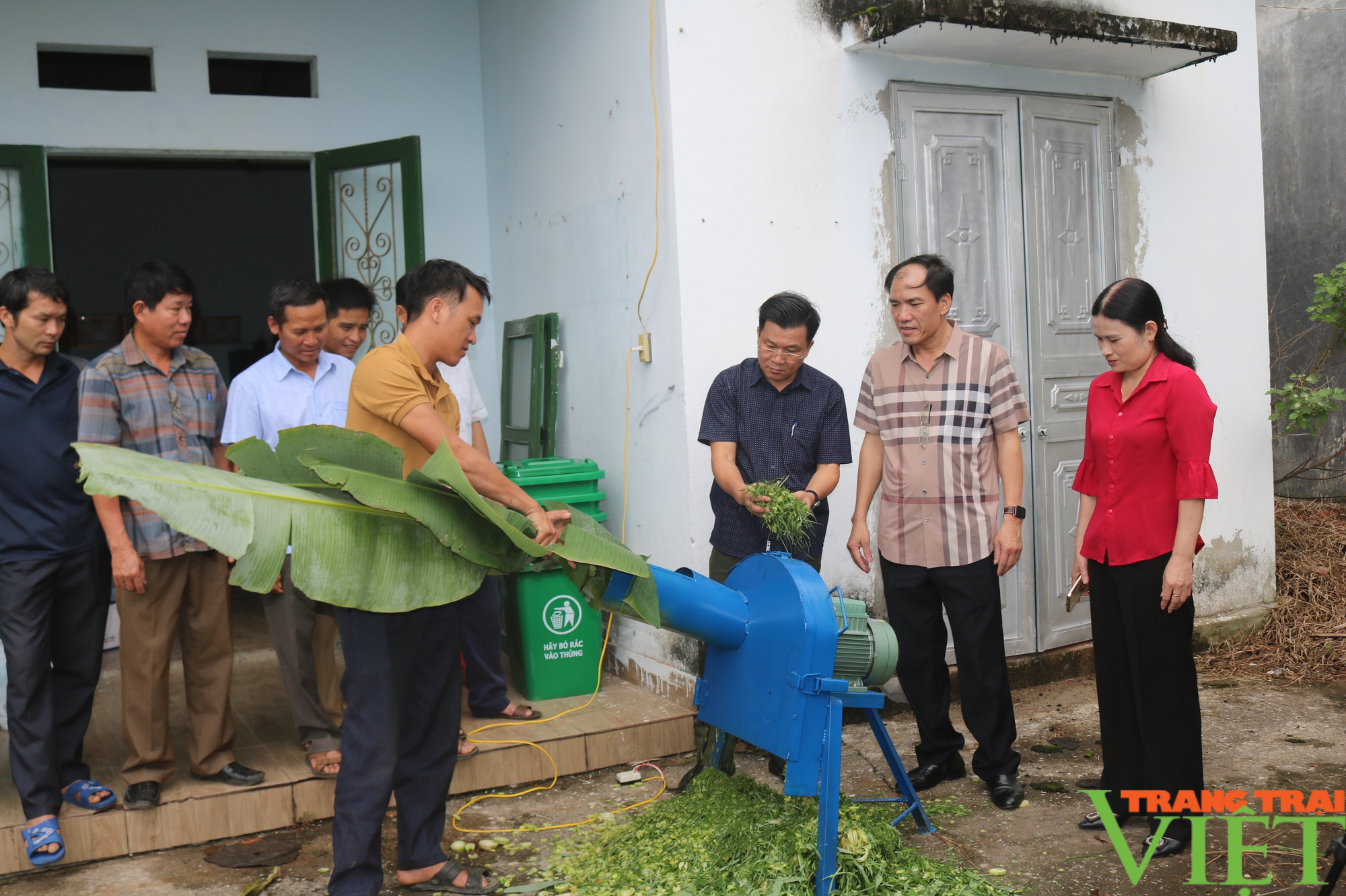 Hội Nông dân Lào Cai: Bàn giao vật tư, thiết bị xây dựng mô hình xử lý rác thải, bảo vệ môi trường  - Ảnh 4.