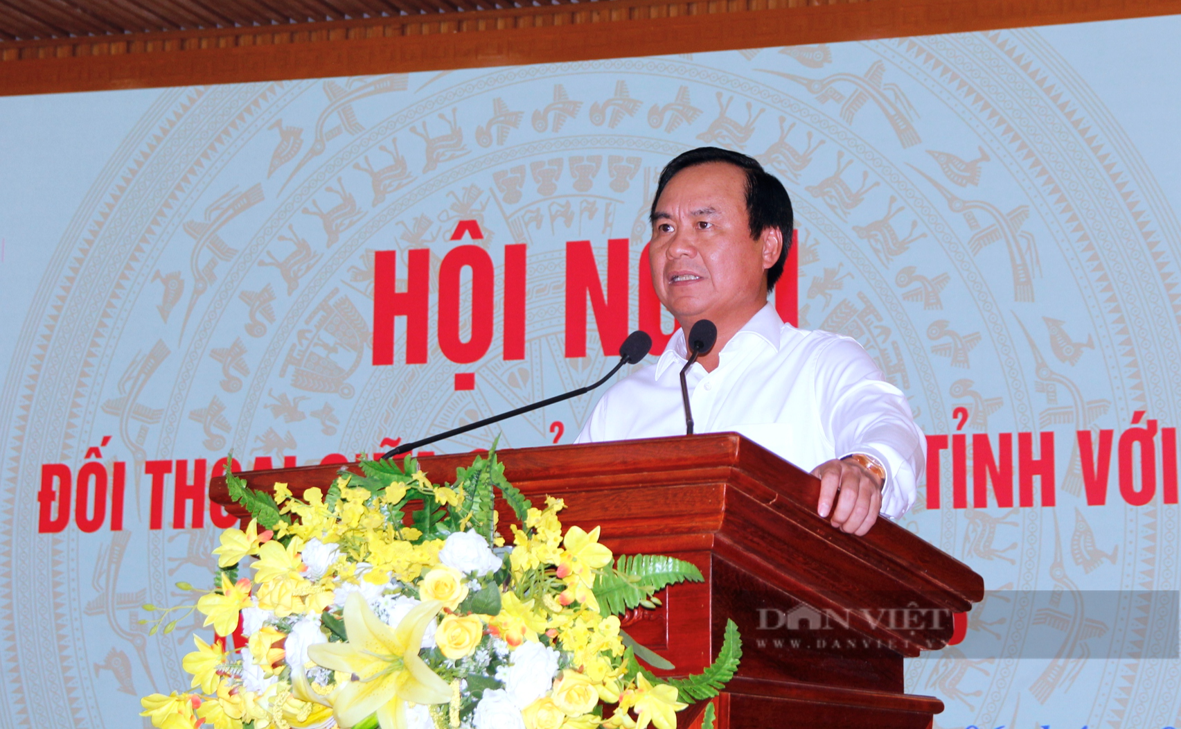 Chủ tịch UBND tỉnh Quảng Trị đối thoại với nông dân - Ảnh 2.