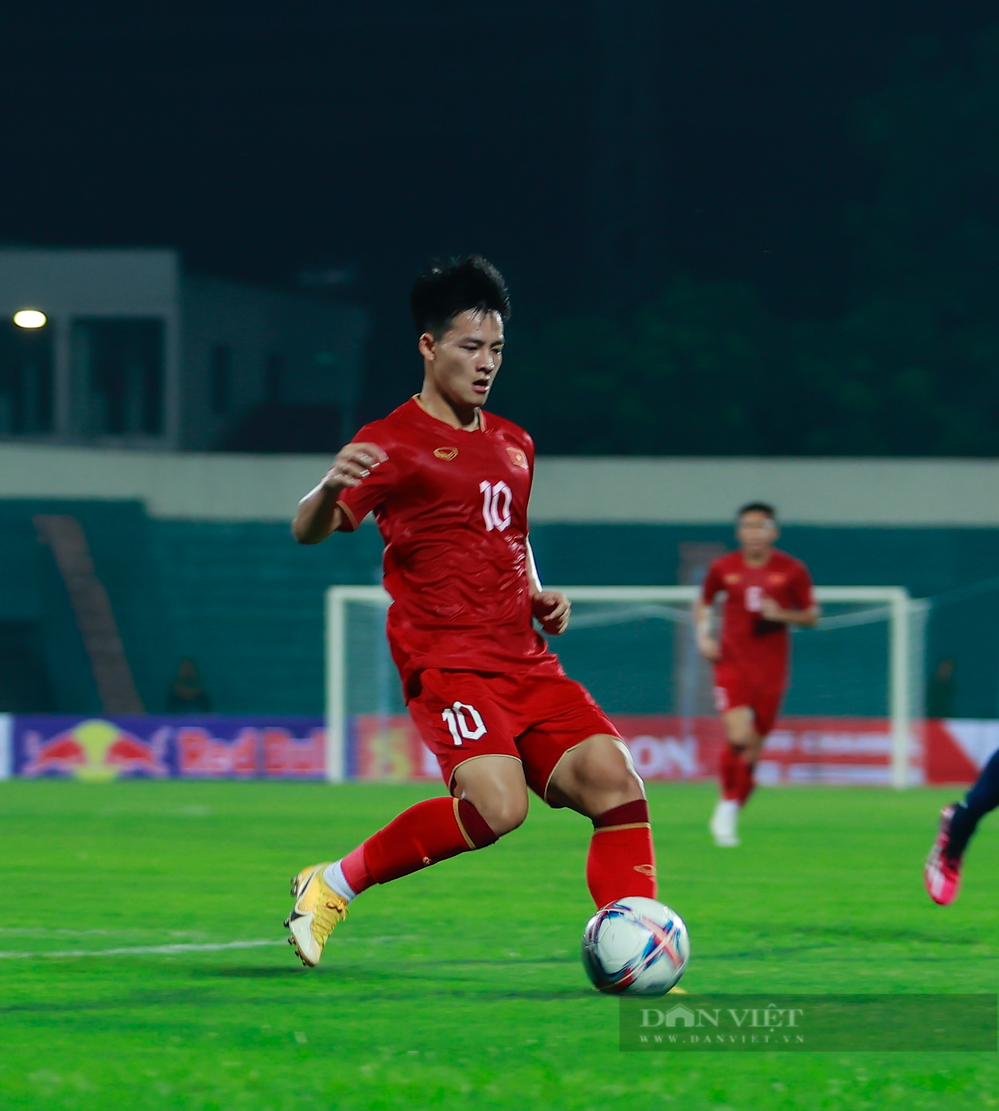 U23 Việt Nam thắng đậm trận đầu ra quân - Ảnh 1.