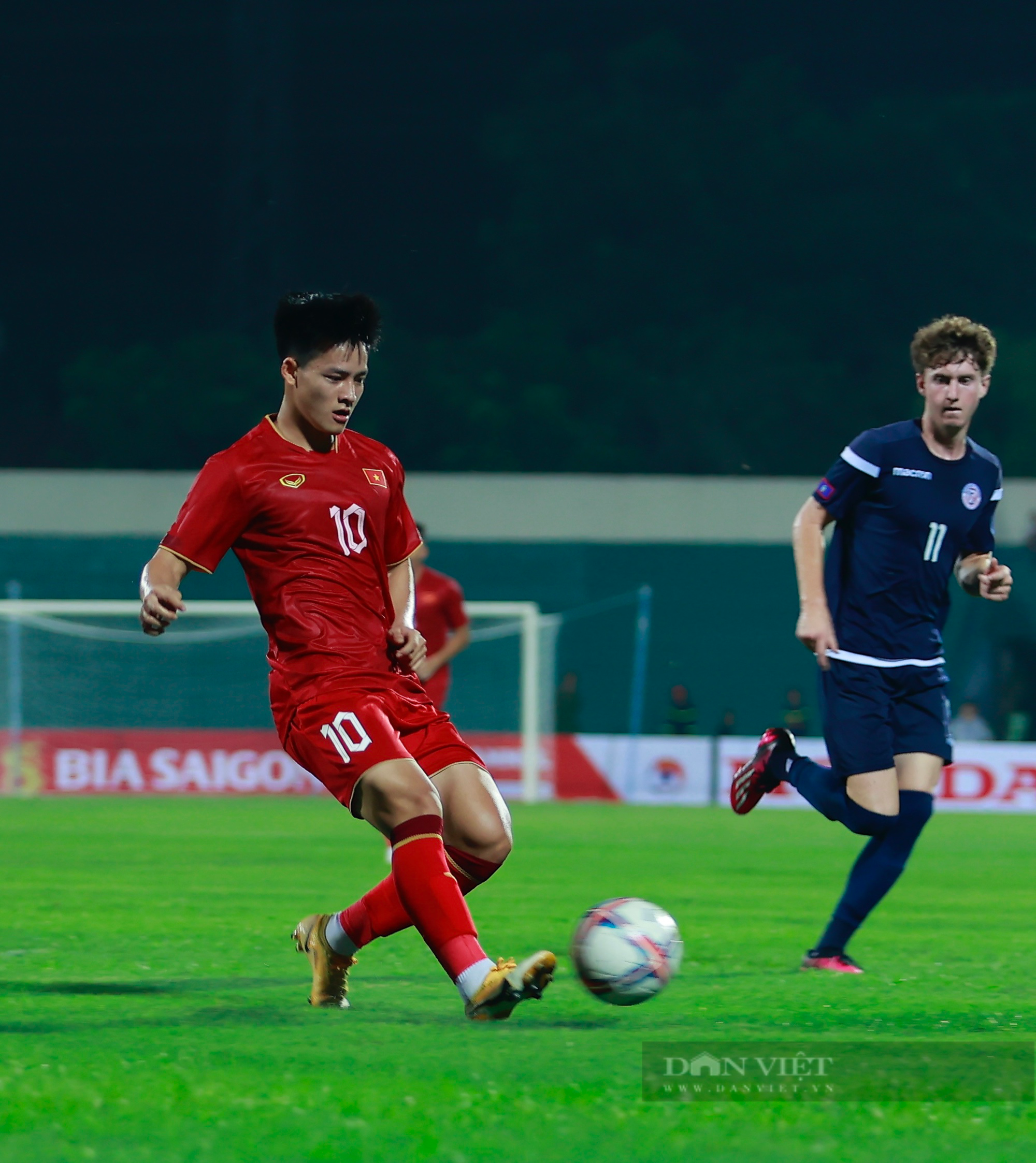 U23 Việt Nam thắng đậm trận đầu ra quân - Ảnh 13.