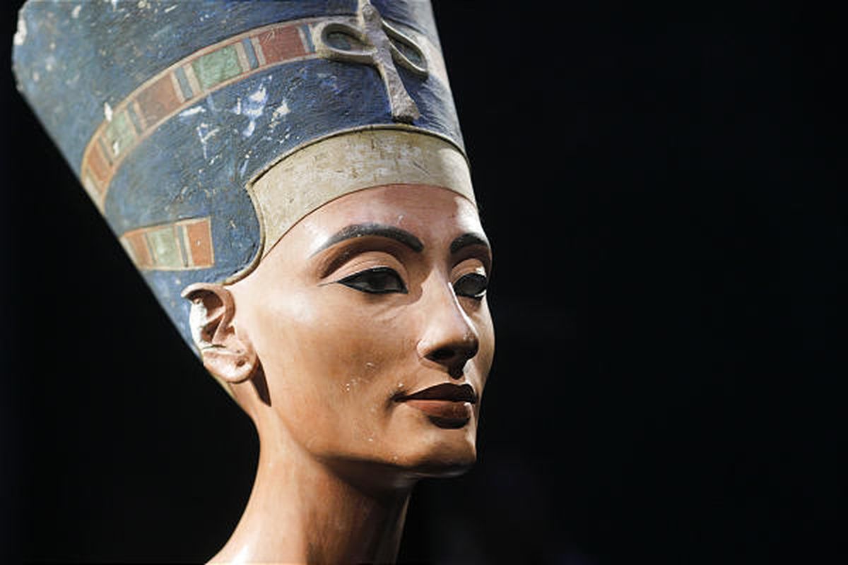 Nefertiti - nữ hoàng đẹp và quyền lực nhất Ai Cập cổ đại có gì đặc biệt? - Ảnh 1.
