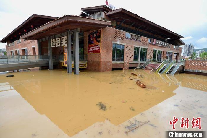 Toàn cảnh bão Haikui đổ bộ Trung Quốc, cơ sở hạ tầng tê liệt - Ảnh 5.