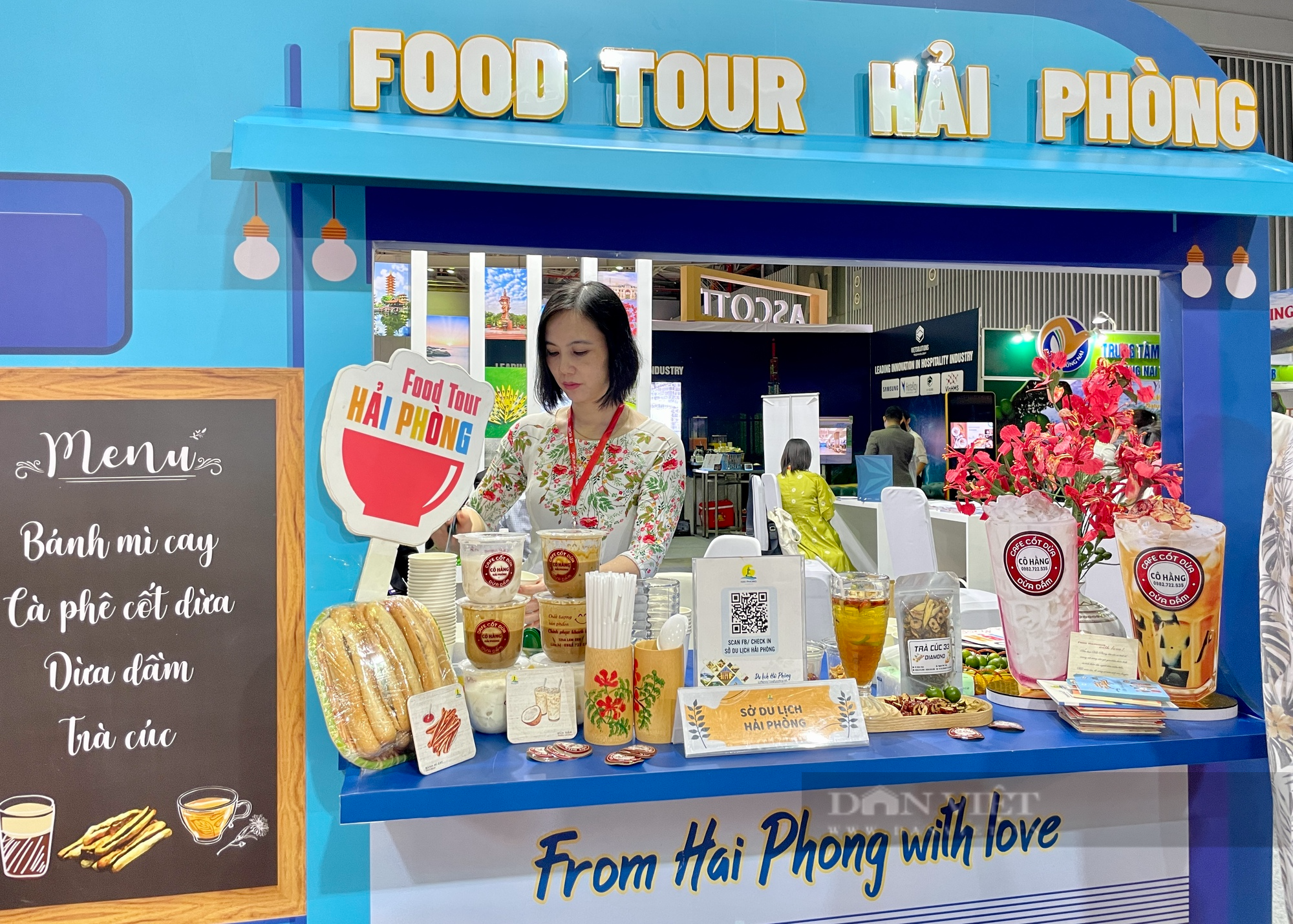 Trải nghiệm food tour Hải Phòng, tour đêm Hoàng Thành, OCOP đặc sản cả nước ngay tại TP.HCM - Ảnh 1.