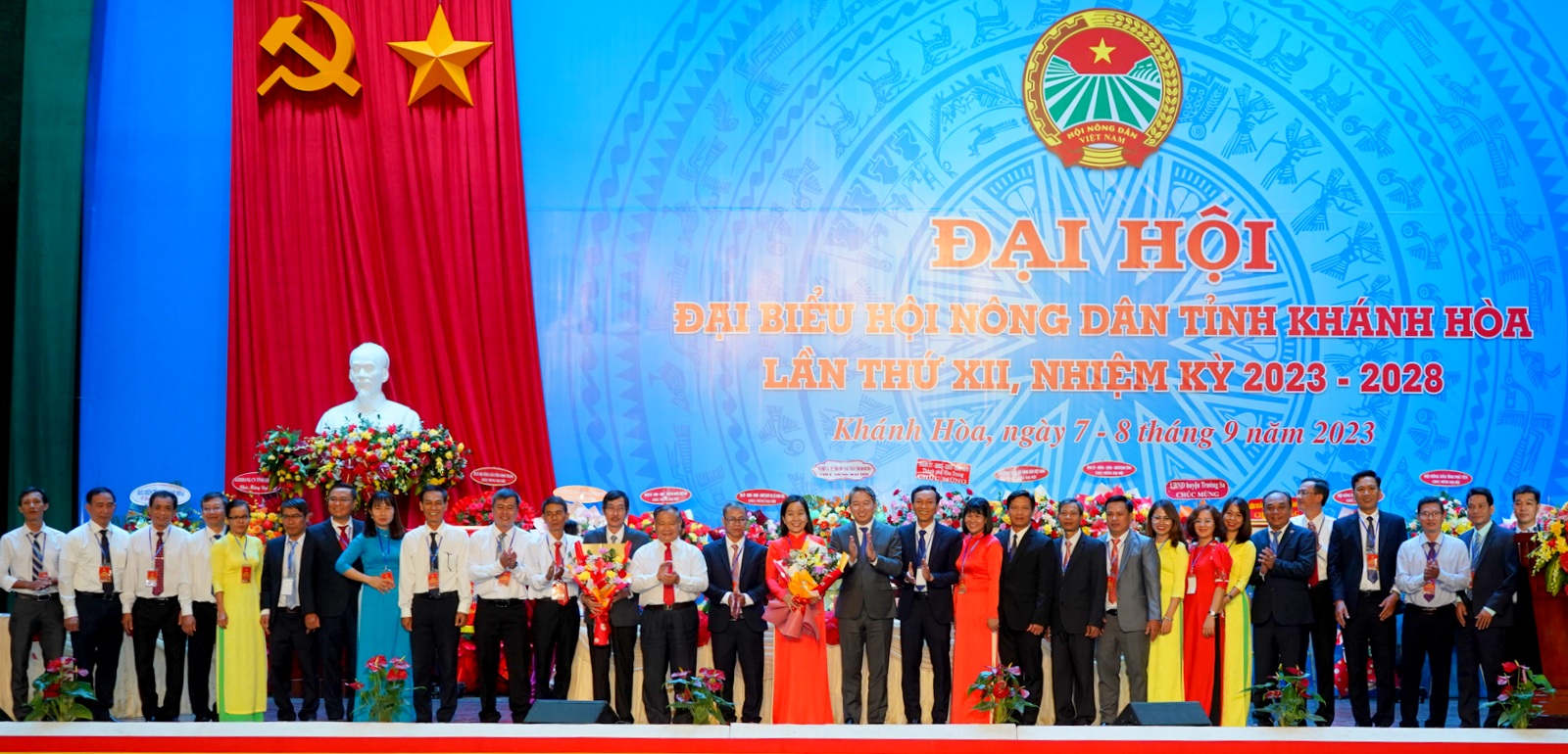 Bà Hà Hồng Hạnh tái đắc cử chức Chủ tịch Hội Nông dân tỉnh Khánh Hòa - Ảnh 2.