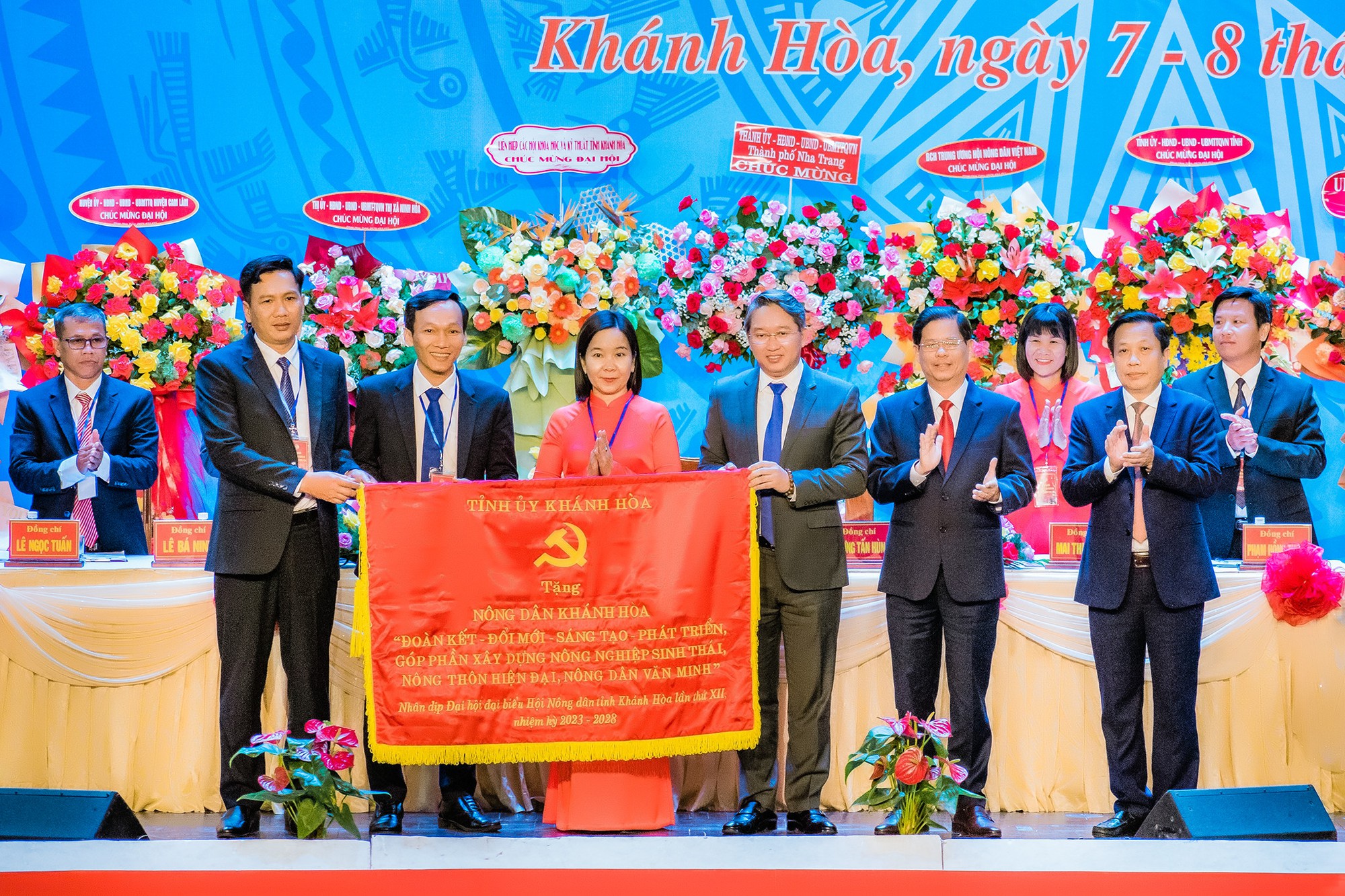 Bà Hà Hồng Hạnh tái đắc cử chức Chủ tịch Hội Nông dân tỉnh Khánh Hòa - Ảnh 3.