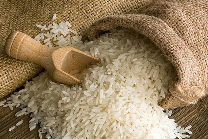 Giá gạo xuất khẩu tiếp tục giảm, 2 phiên mất 15 USD/tấn, giá gạo trong nước vẫn tăng - Ảnh 1.