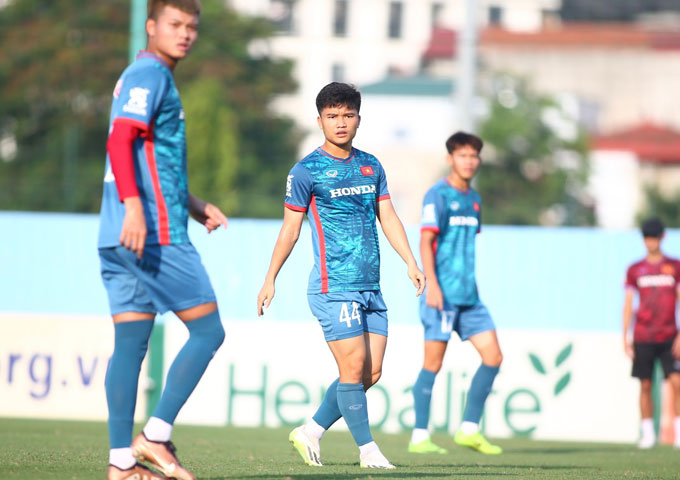 Hậu vệ U23 Việt Nam thừa nhận hạn chế trước trận gặp Yemen - Ảnh 2.