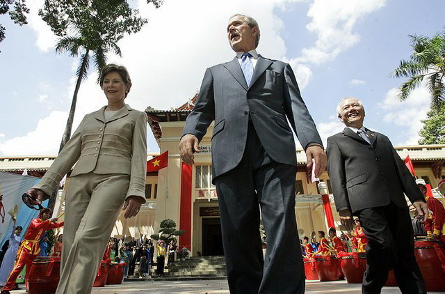 Hình ảnh các Tổng thống Mỹ từng có chuyến thăm chính thức tại Việt Nam - Ảnh 7.