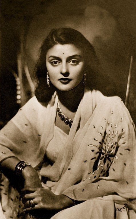 Hoàng hậu đẹp nhất Ấn Độ và nỗi đau đến khi qua đời cũng không nguôi - Ảnh 1.