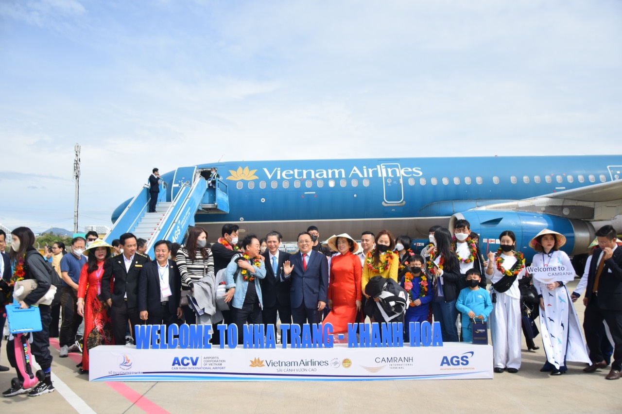  Trên 300 chuyến bay sẽ đến Khánh Hòa nhân dịp đầu năm 2024 - Ảnh 1.