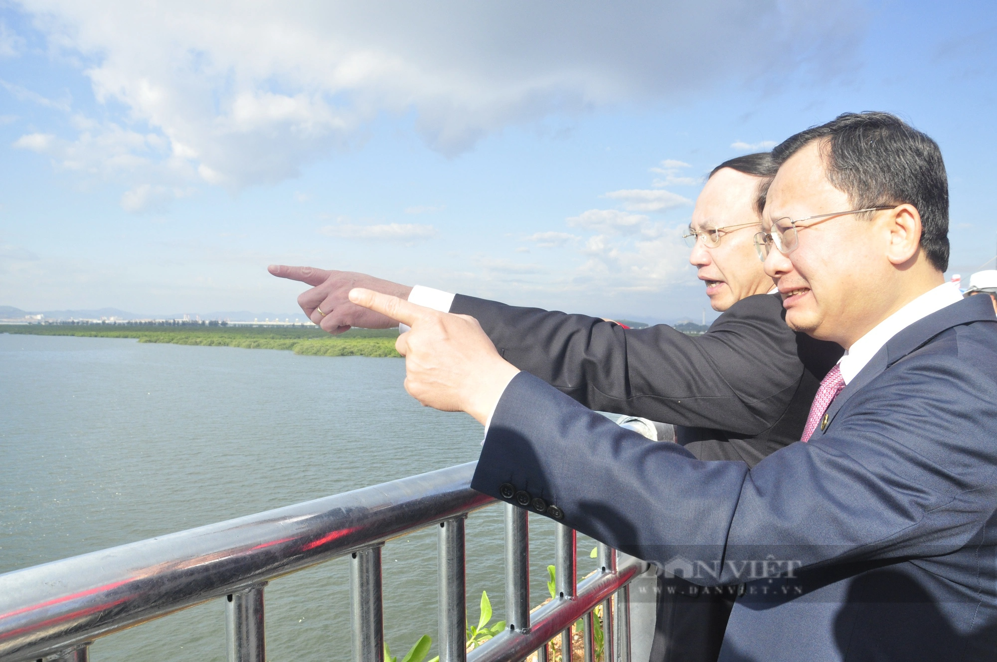 Quảng Ninh khánh thành cầu Bình Minh trị giá 1.700 tỷ đồng trong ngày đầu năm mới - Ảnh 5.