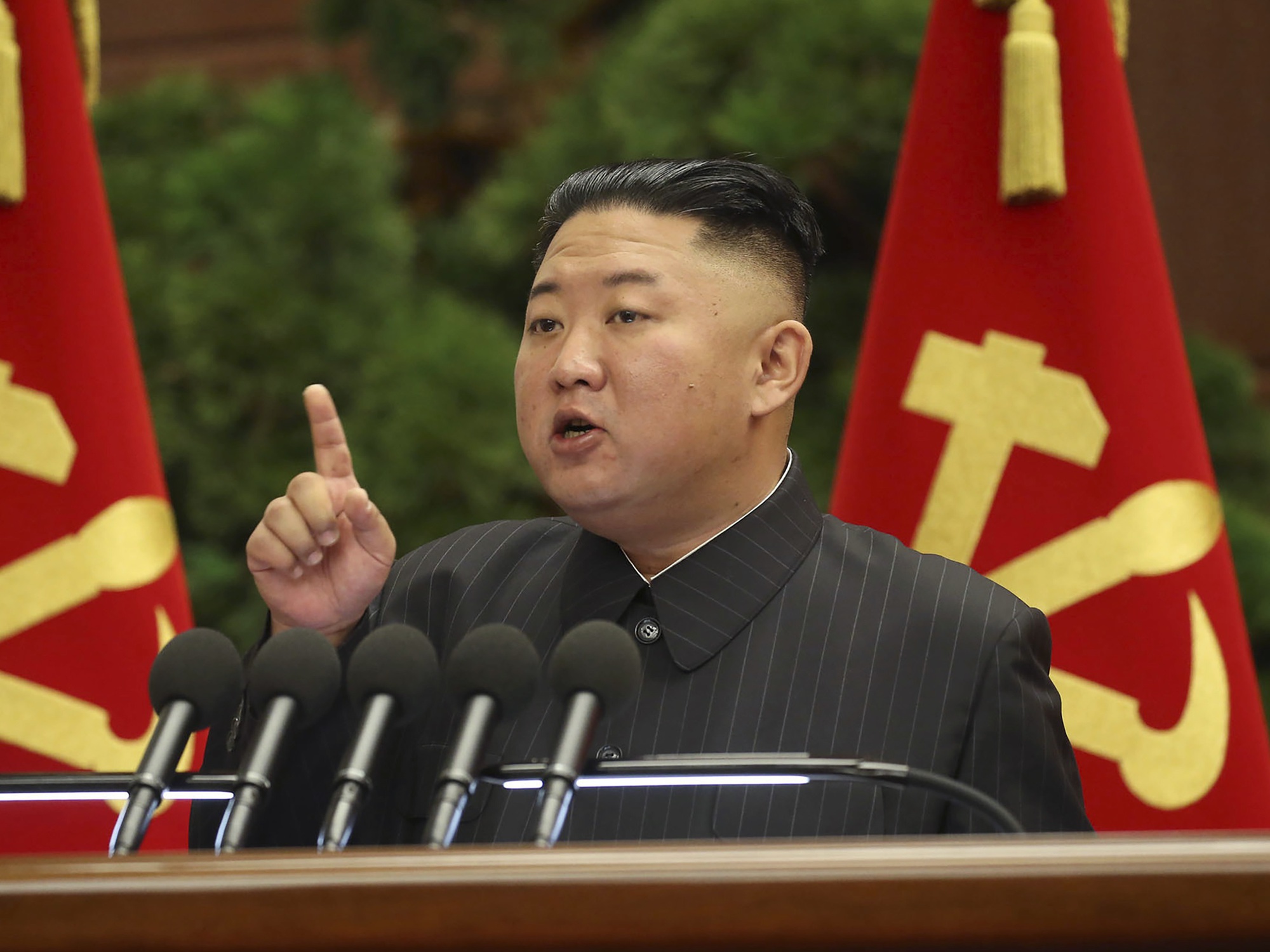 Ông Kim Jong Un ra lệnh 'mài gươm báu thật sắc', cảnh báo ớn lạnh Mỹ, Hàn Quốc - Ảnh 1.